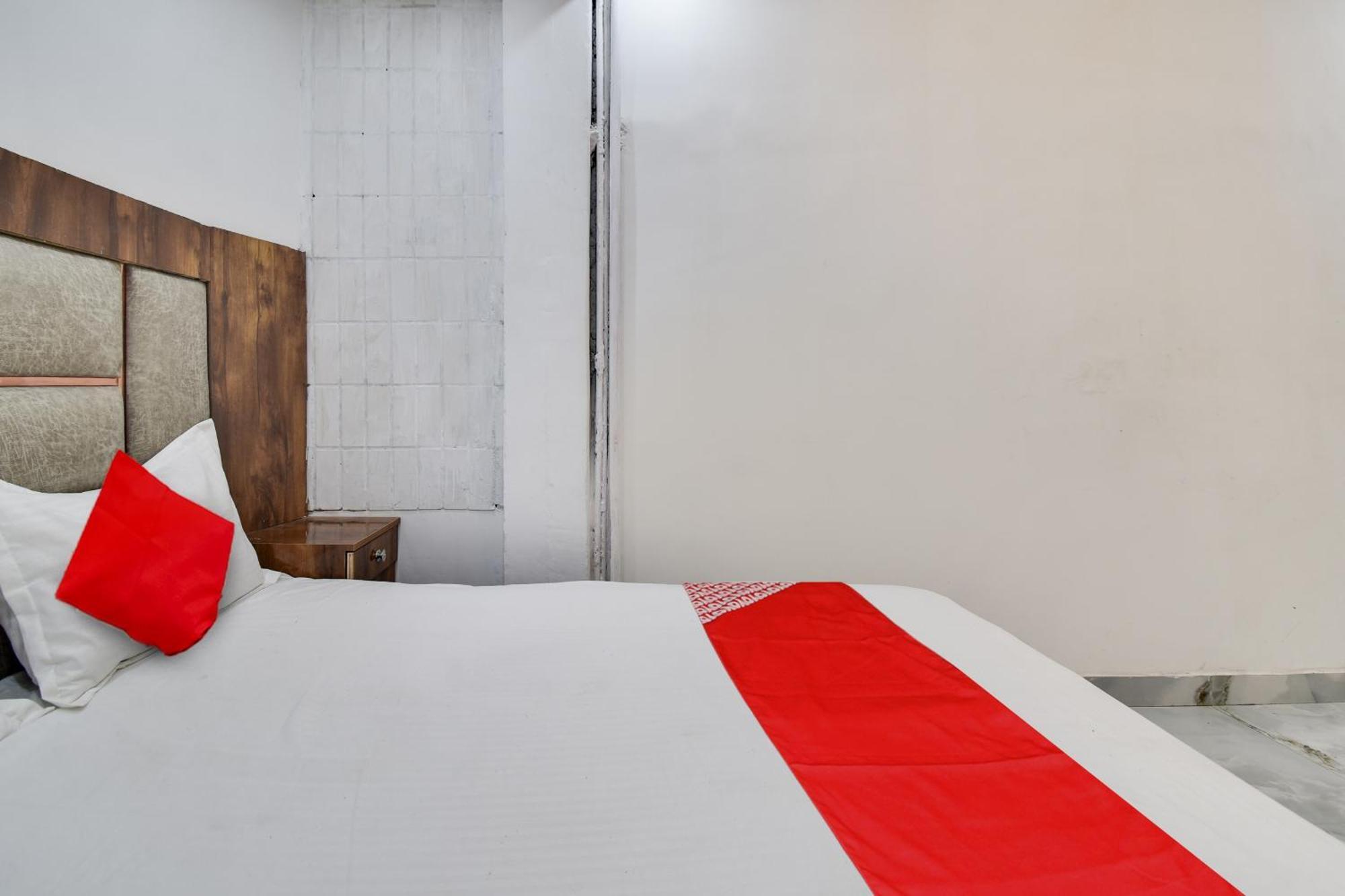 Hotel O Golden King Guest House Nova Deli Exterior foto