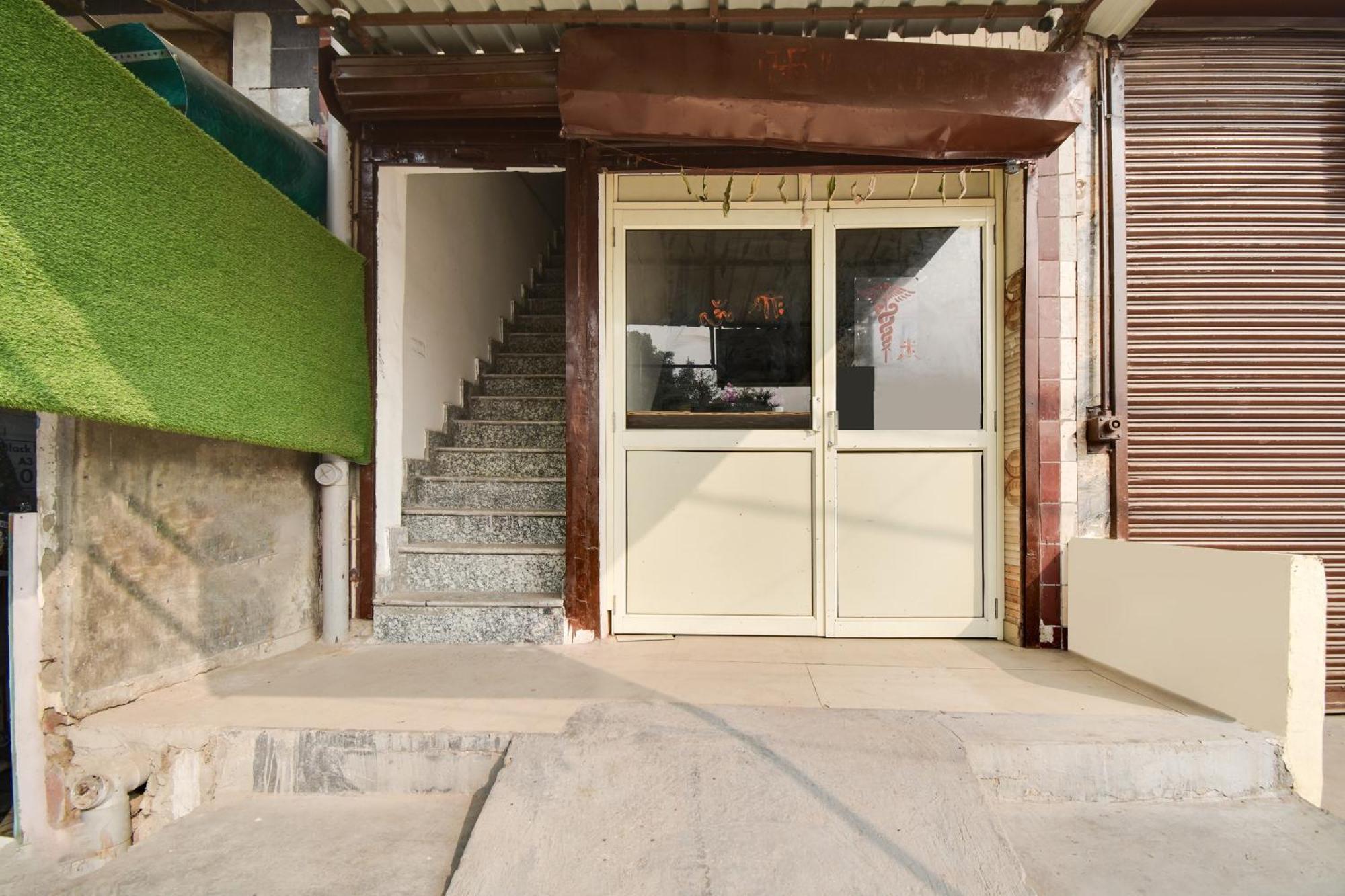 Hotel O Golden King Guest House Nova Deli Exterior foto