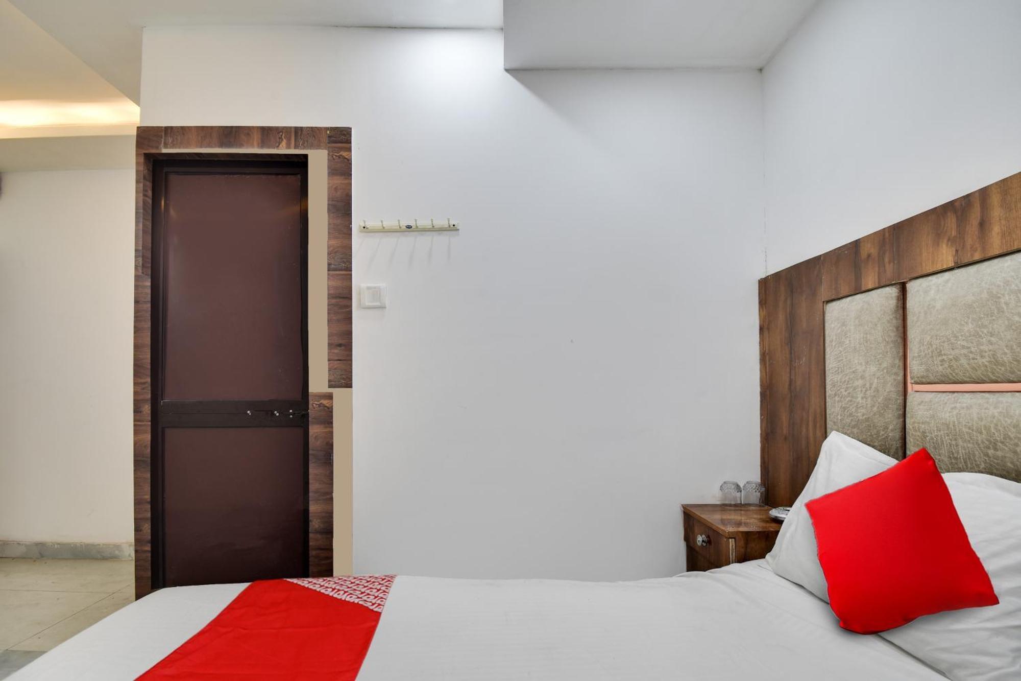 Hotel O Golden King Guest House Nova Deli Exterior foto